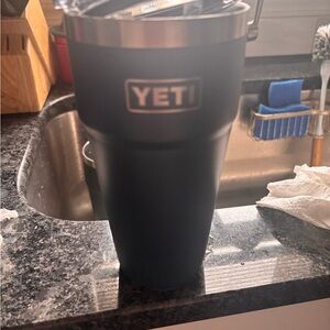 Navy yeti 30oz cup with straw